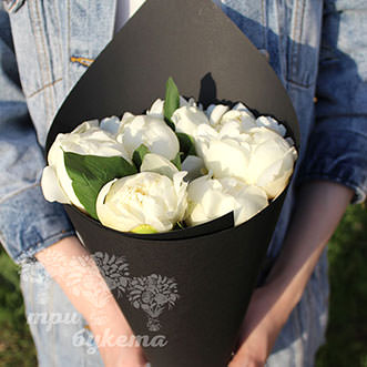 7 белых пионов Premium Блэк 7 белых пионов Premium Блэк