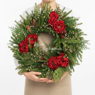 Рождественский венок с цветами