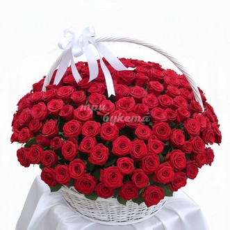 201 красная роза в корзине